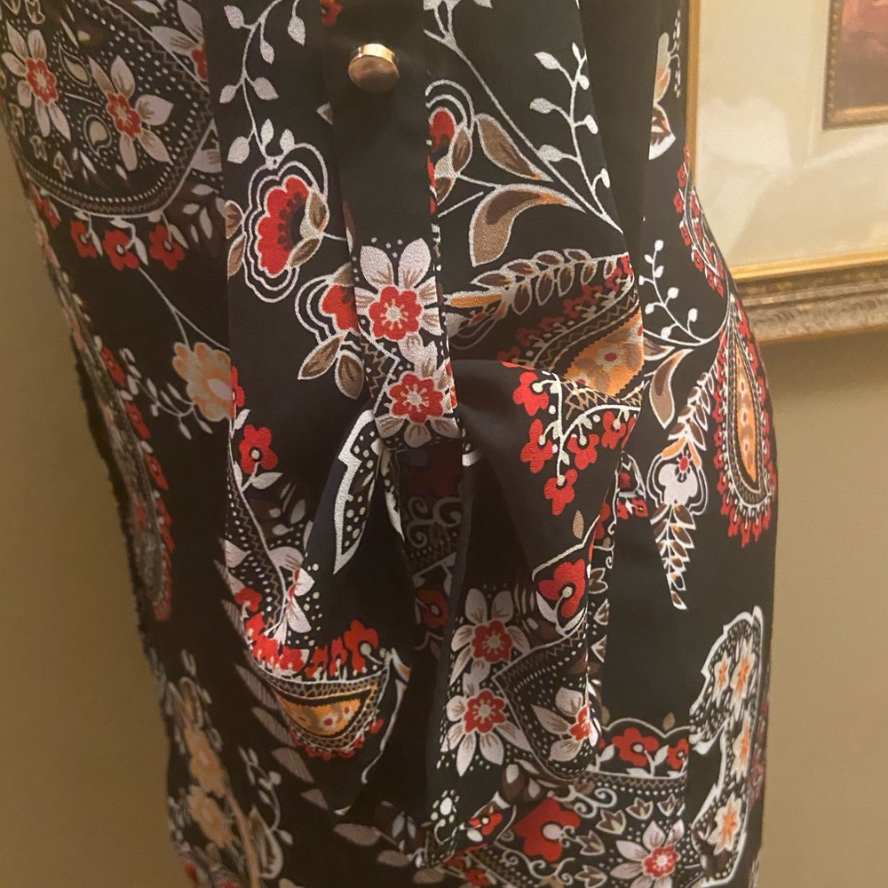 New Directions Black Floral Tunic Top Size M - Picture 8 of 16